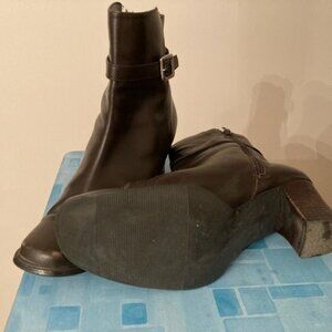 Karen Scott Black leather heeled boots. Size 8.5.